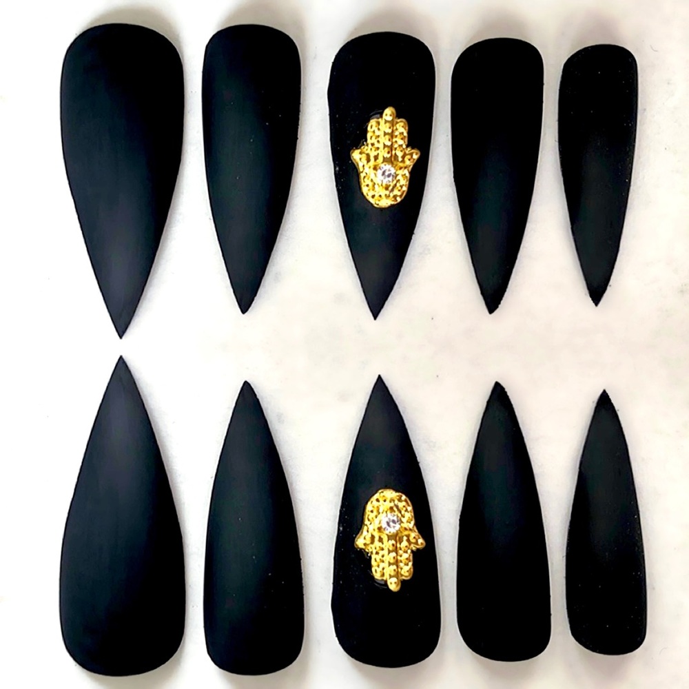 Press on nails💅🏽💅💅🏼💅🏿